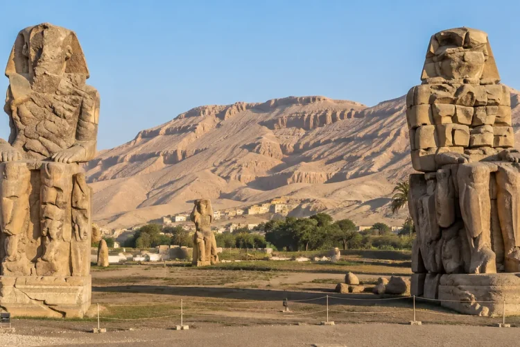 colossi of memnon